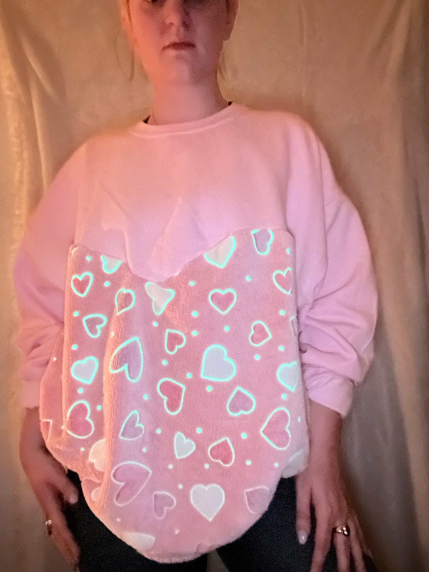 Glow in the dark Pink crewneck💖